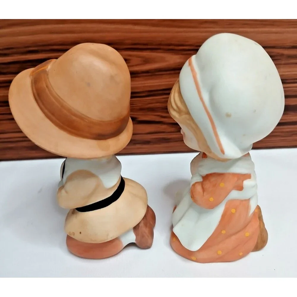 Lunds Lites ROC Handcrafted Pilgrim Boy And Girl Praying Ceramic Figurines
